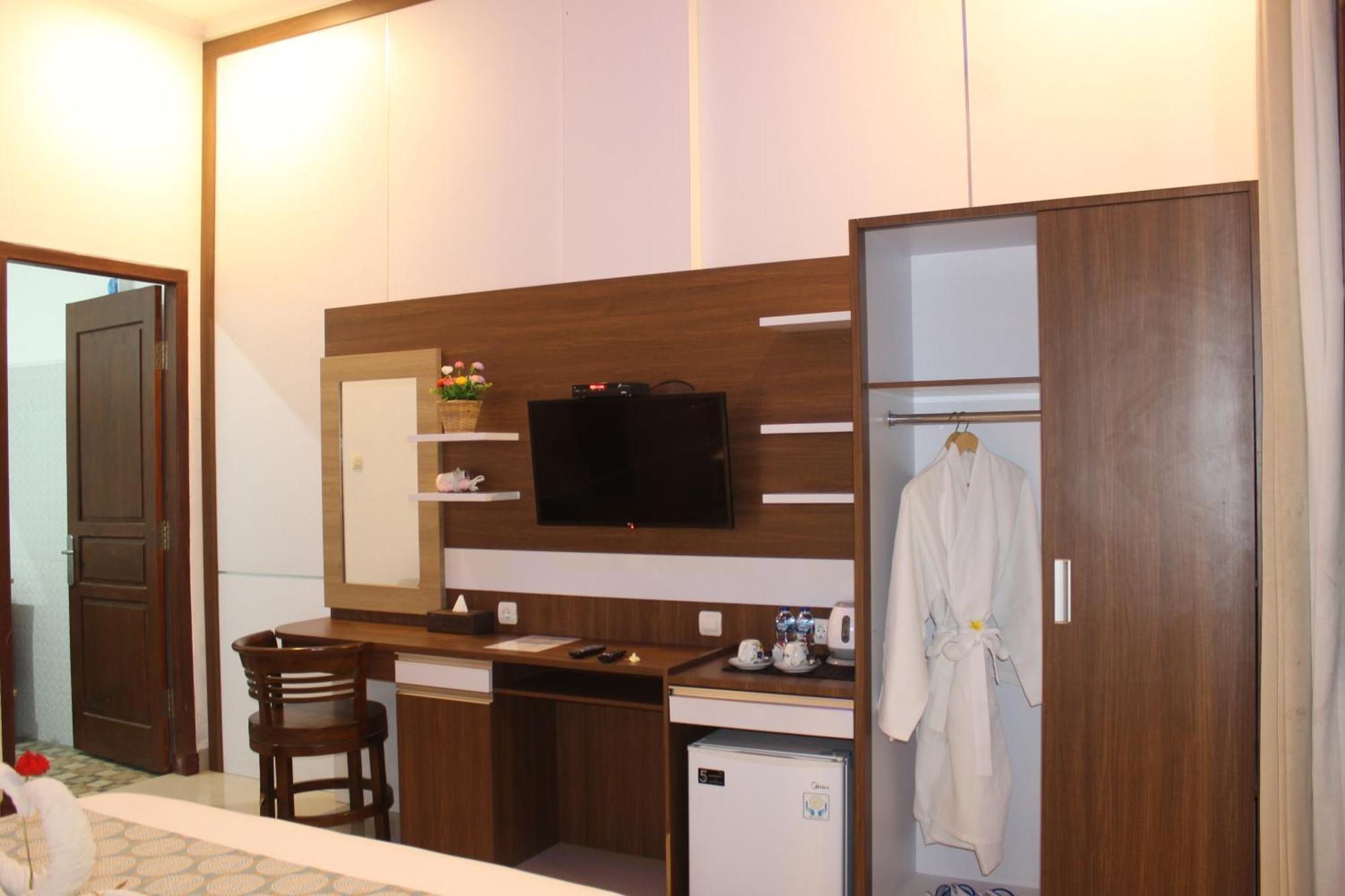 Nusa Sedayu Hotel By Ocean View Batununggul Εξωτερικό φωτογραφία