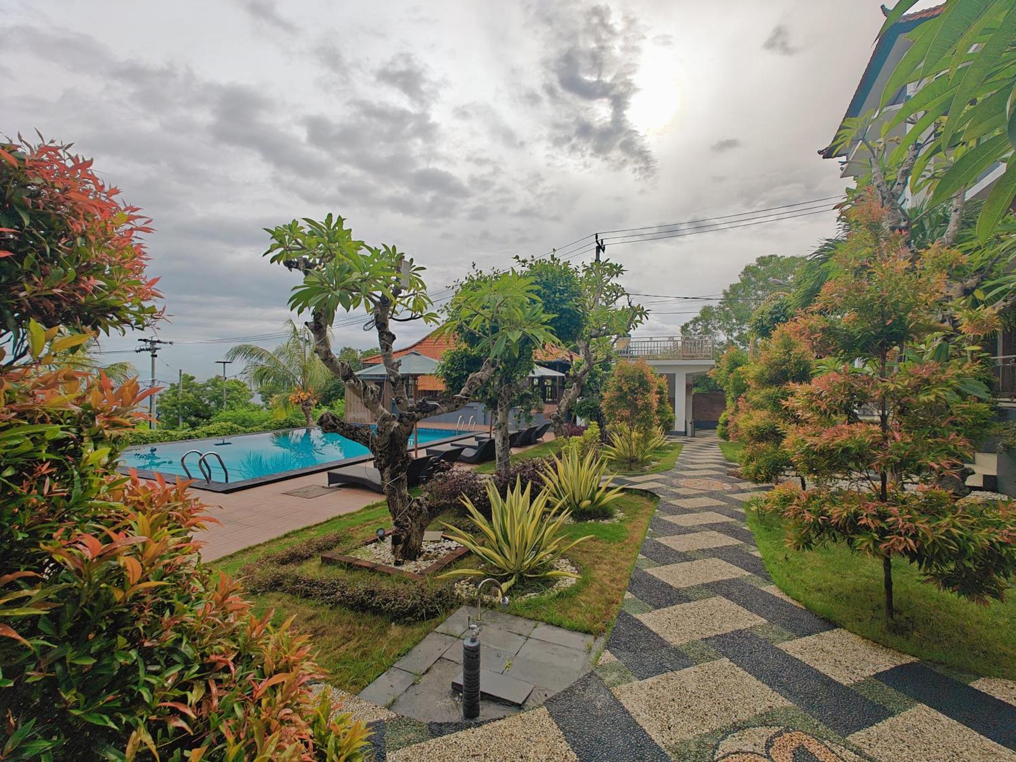 Nusa Sedayu Hotel By Ocean View Batununggul Εξωτερικό φωτογραφία
